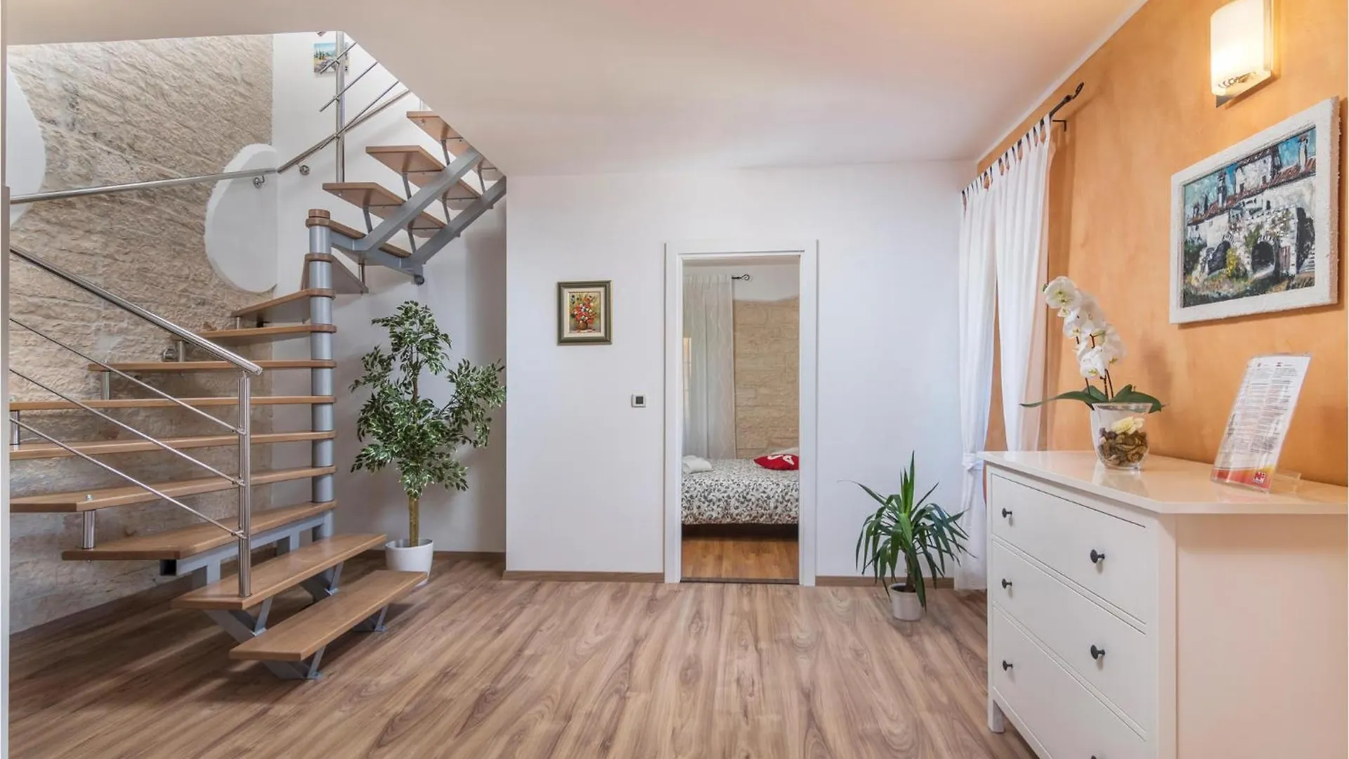 Awesome Home In Tinjan With Kitchen 別荘