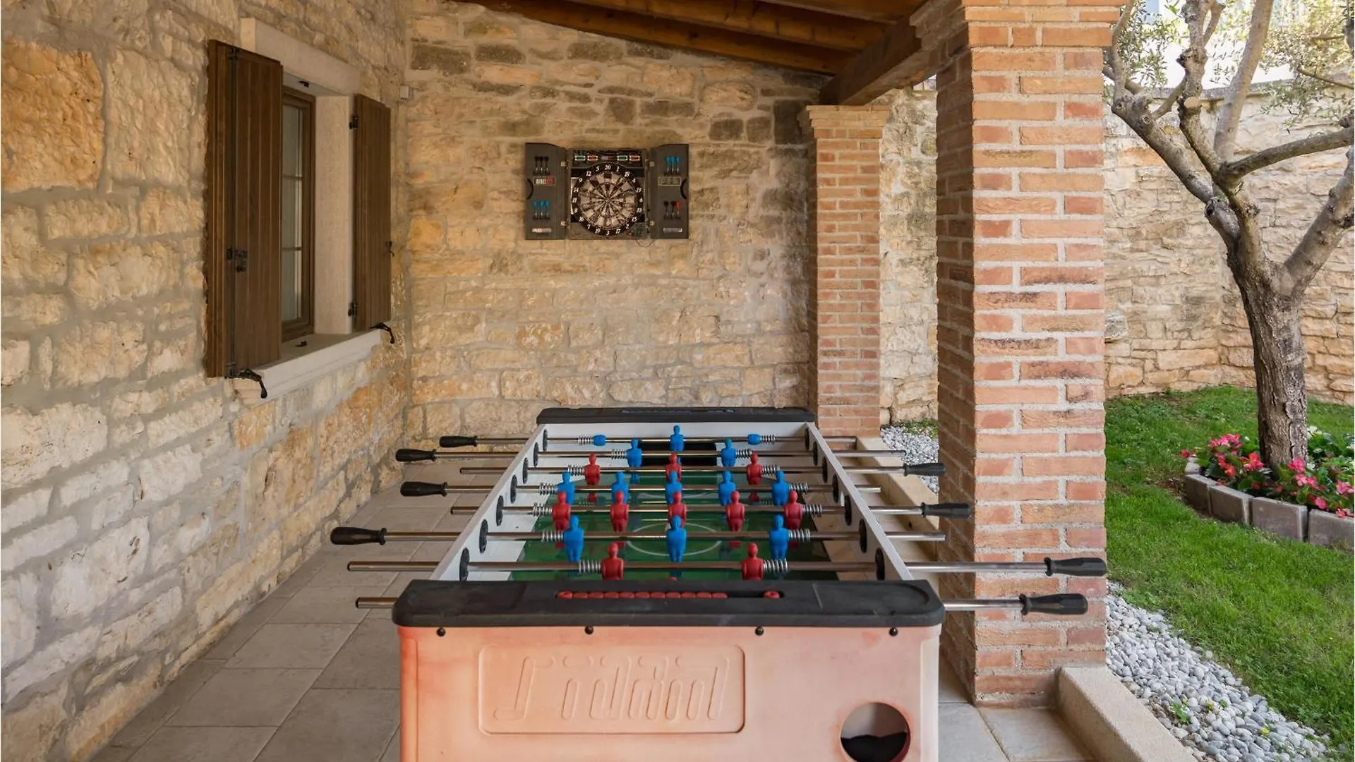 Awesome Home In Tinjan With Kitchen 0*,